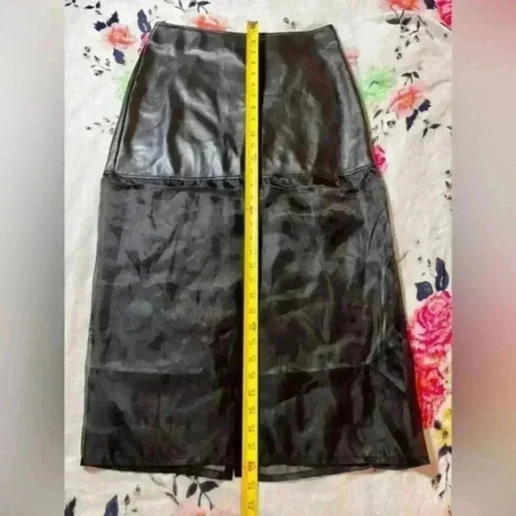 NWOT Forever 21 Sheer Faux Leather Midi Skirt Jr. Size Medium - Picture 12 of 14